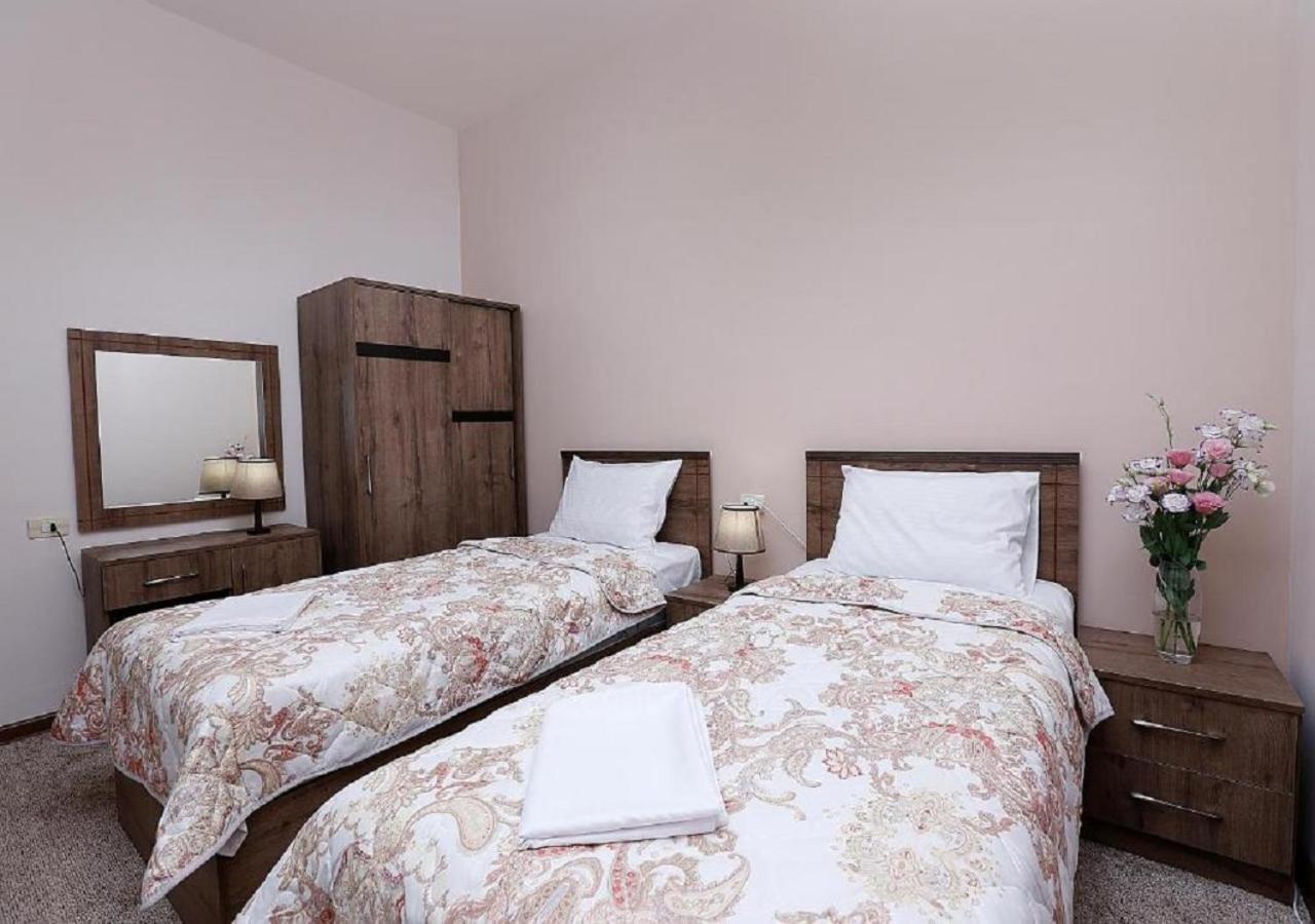 יירבאן Yard Guesthouse מראה חיצוני תמונה